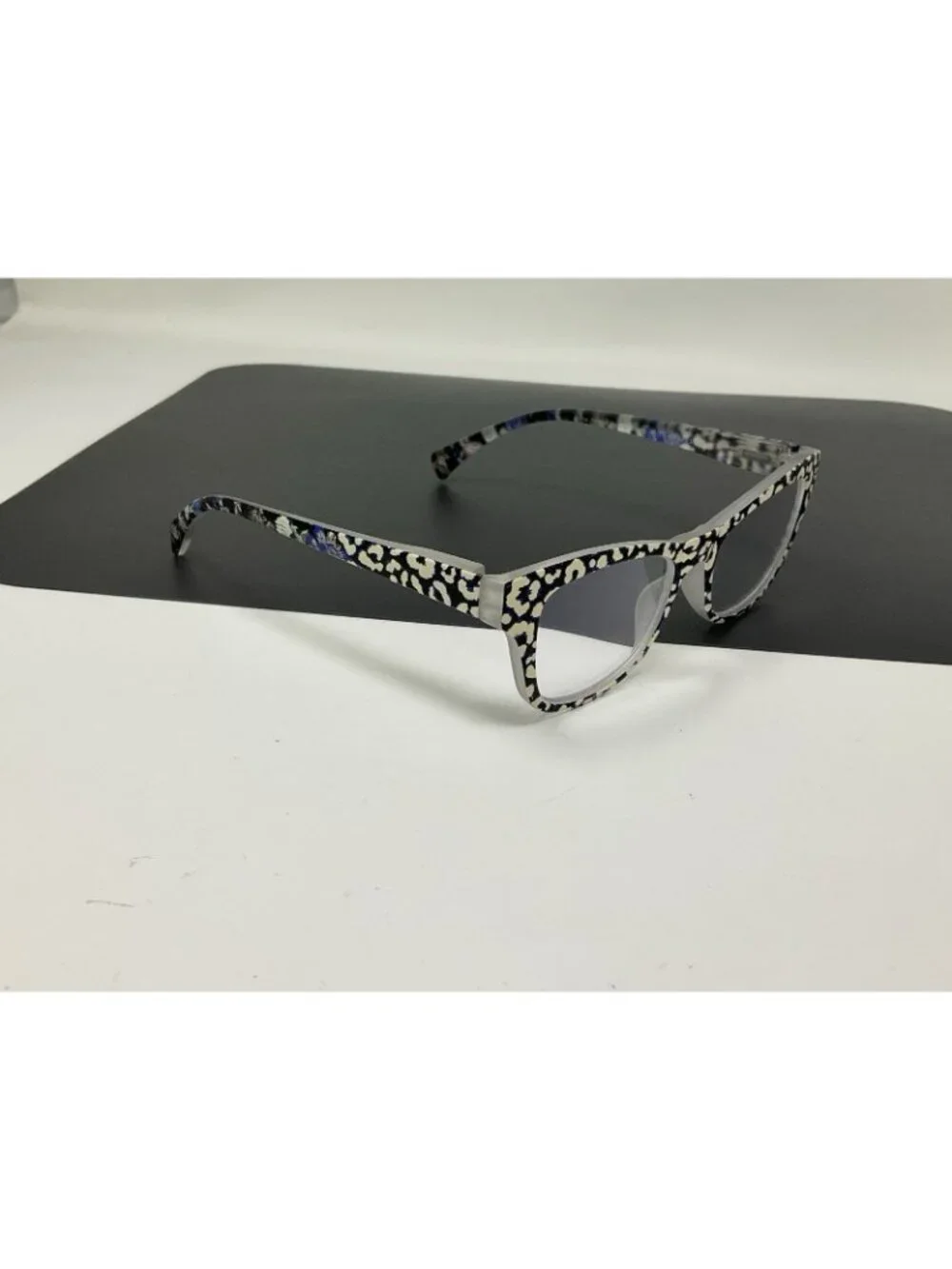 Peepers frame very